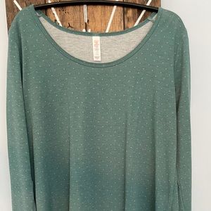 Long sleeve shirt with small dots